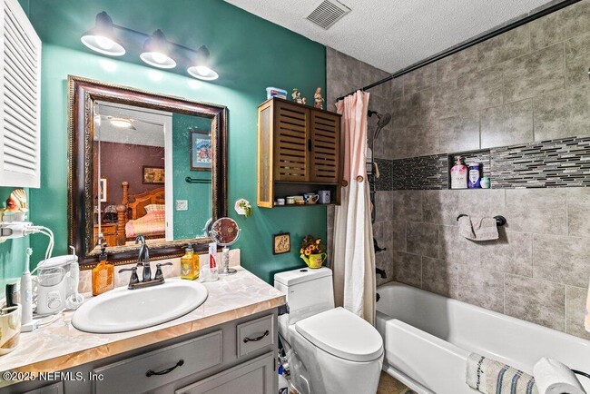 Building Photo - 3519 Rain Forest Dr W