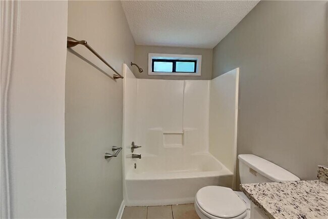 Building Photo - 1702 Hickory Grove Trail NW