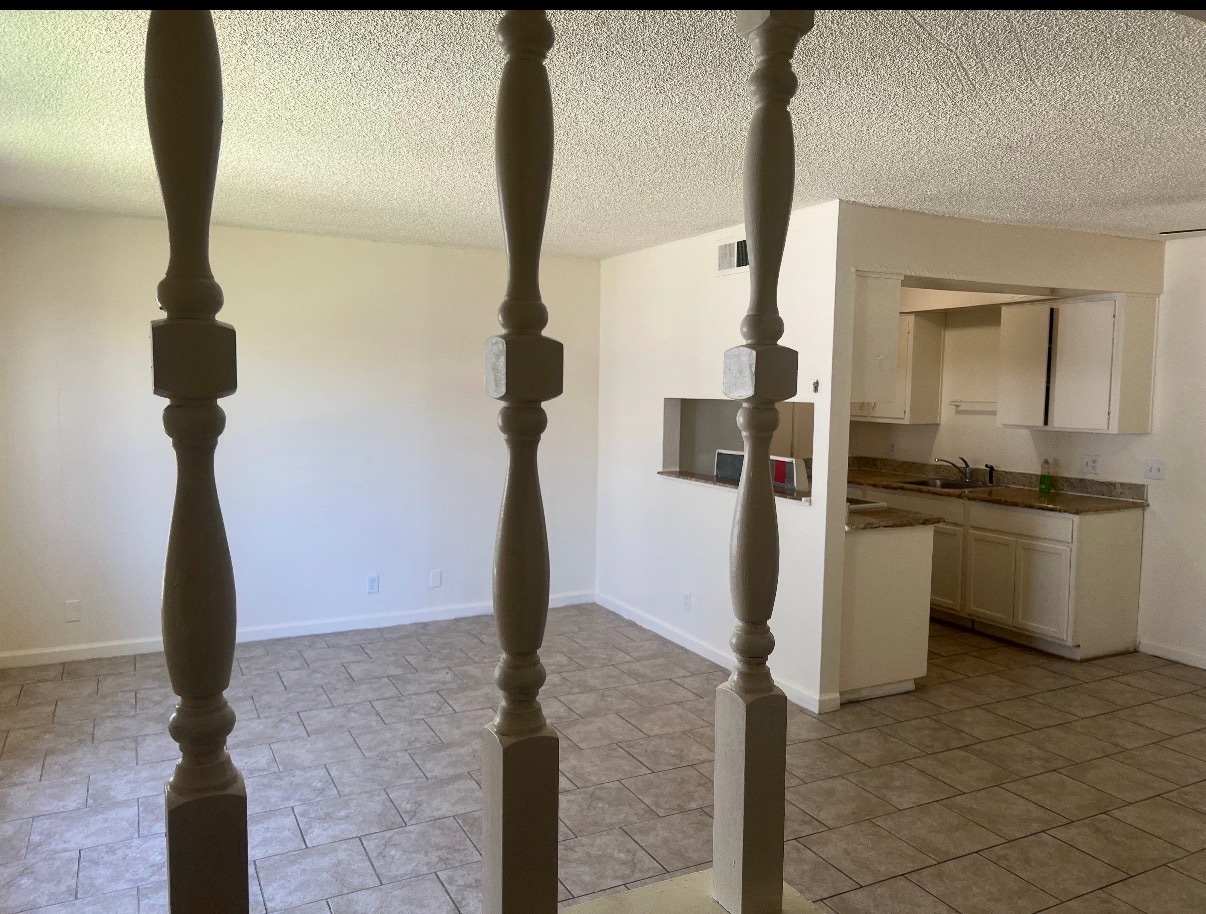 Building Photo - 1218 Casita Dr
