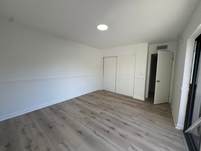 Building Photo - 172 Lake Arbor Dr