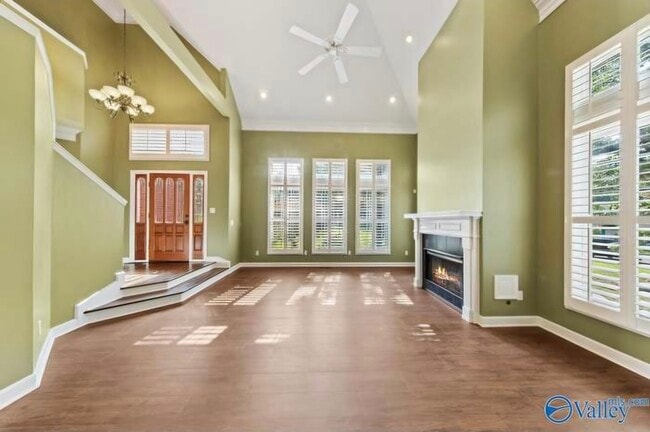 Building Photo - 104 Elm Cove