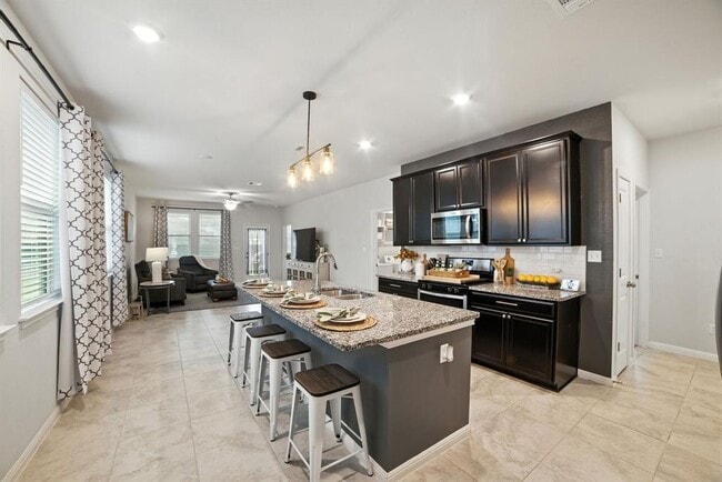 Building Photo - 324 Mountain Valley St