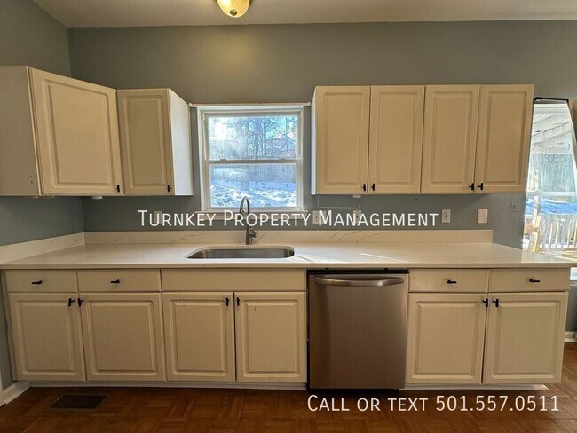 Building Photo - 3 Rocky Top Cove