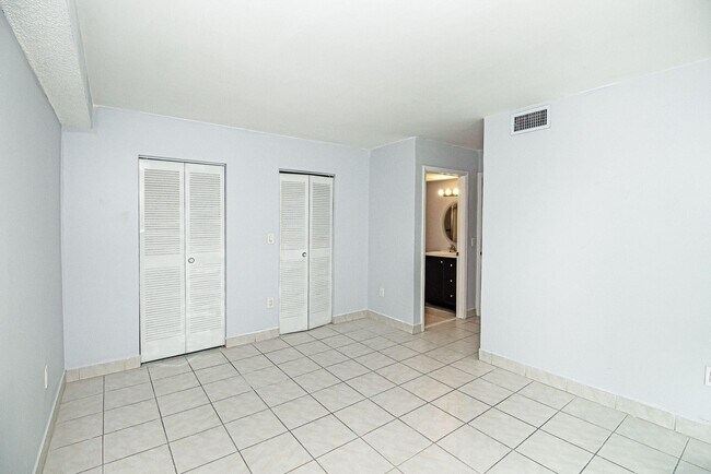 Building Photo - 11780 SW 18th St