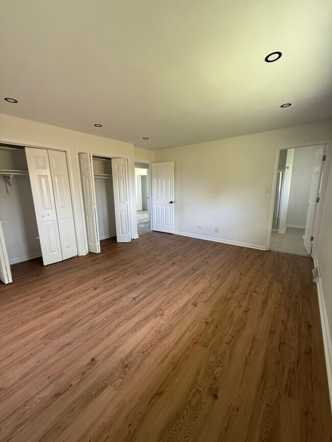 Building Photo - 17800 Wolf Rd