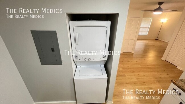 Building Photo - 1984 Agora Cir SE