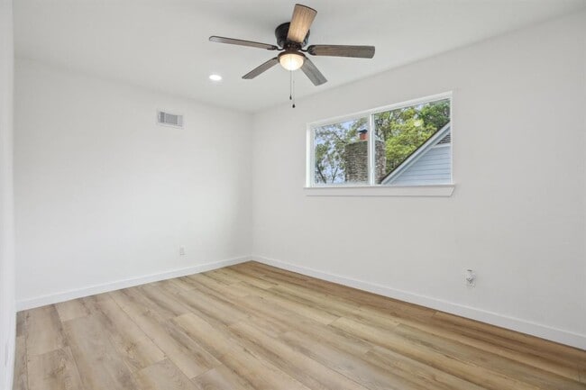 Building Photo - 2104 Malvern Hill Dr