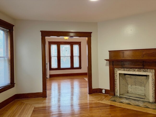 Building Photo - 271-273-273 Pleasant St