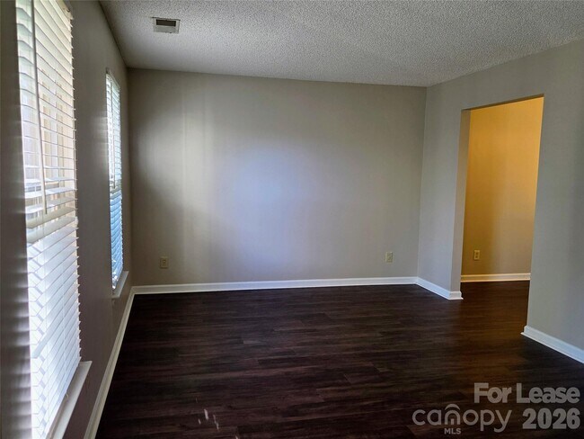 Building Photo - 5401 Groveton Ct
