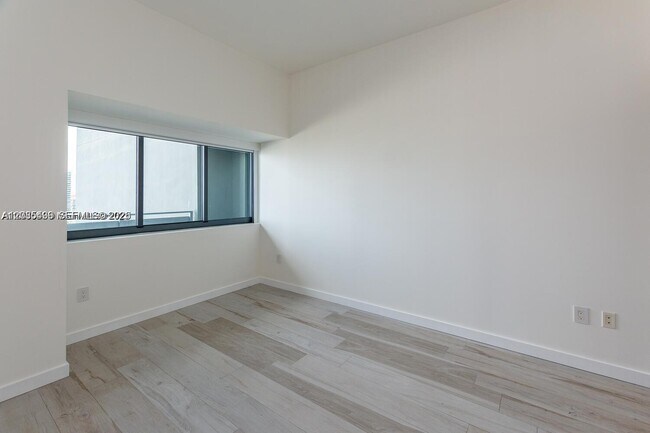 Building Photo - 480 NE 31st St