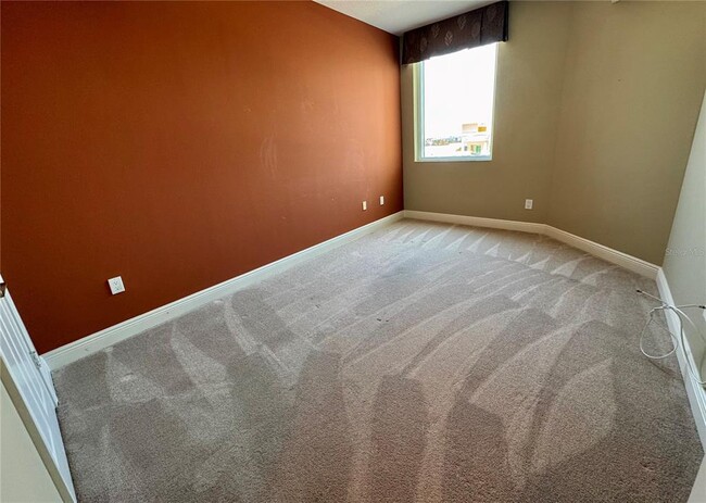 Building Photo - 800 N Tamiami Trl