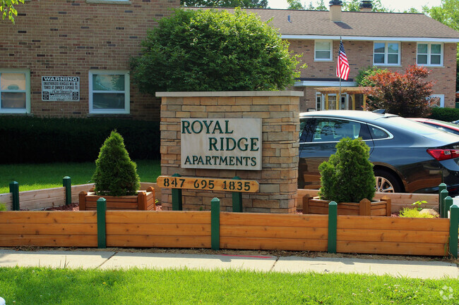 Building Photo - Royal Ridge Apartments