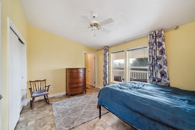 Building Photo - Bay City