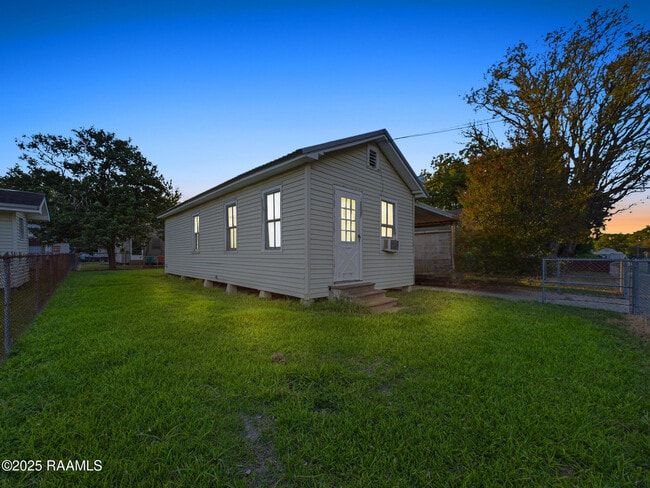 Primary Photo - 505 W Dale St