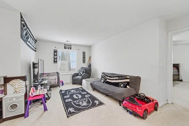 Building Photo - Spacious 3-Bedroom Home in Desirable Olivehurst Neighborhood