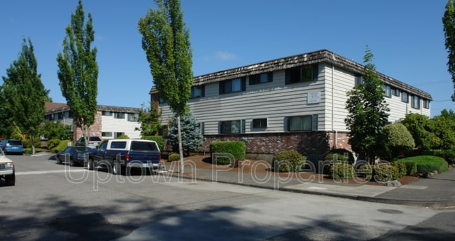 Primary Photo - 8069 NE Flanders St