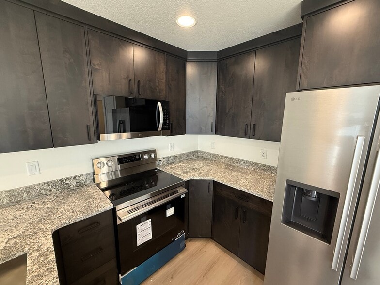 Building Photo - 2070 N 325 E