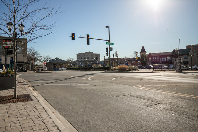 Building Photo - 100 N Addison Ave