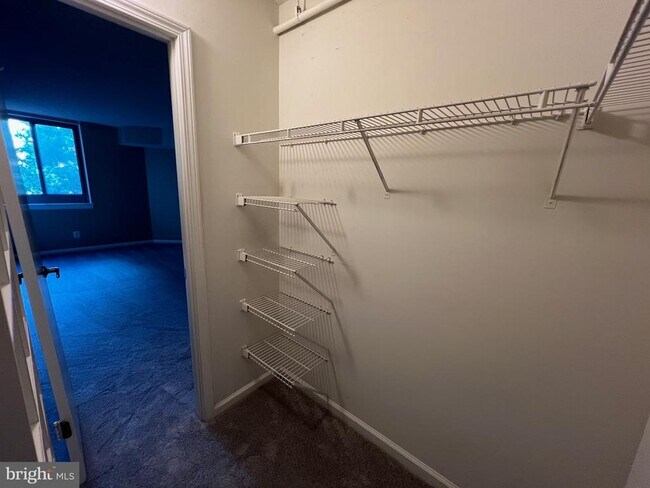 Building Photo - 1024 N Utah St