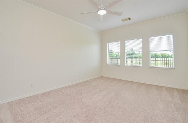 Building Photo - 7706 Bayou Green Ln