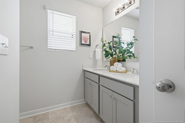 Building Photo - 594 Melbourne Dr