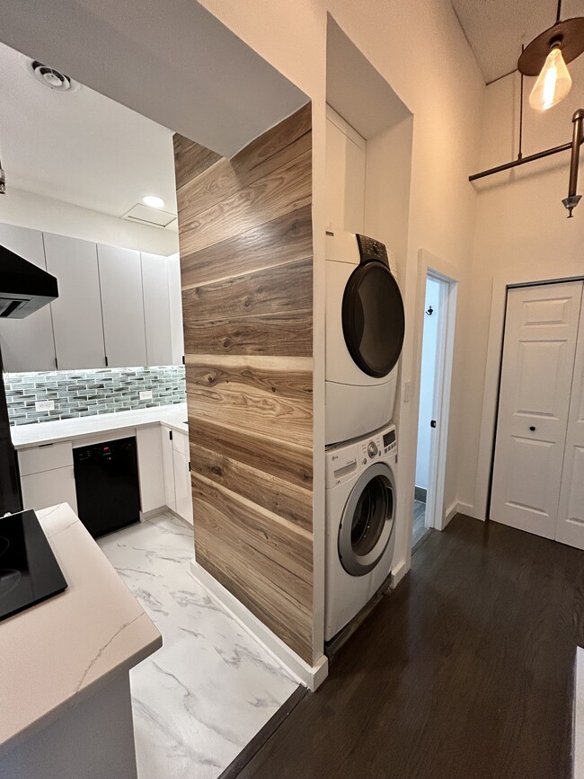 Building Photo - 375 Ralph McGill Blvd NE