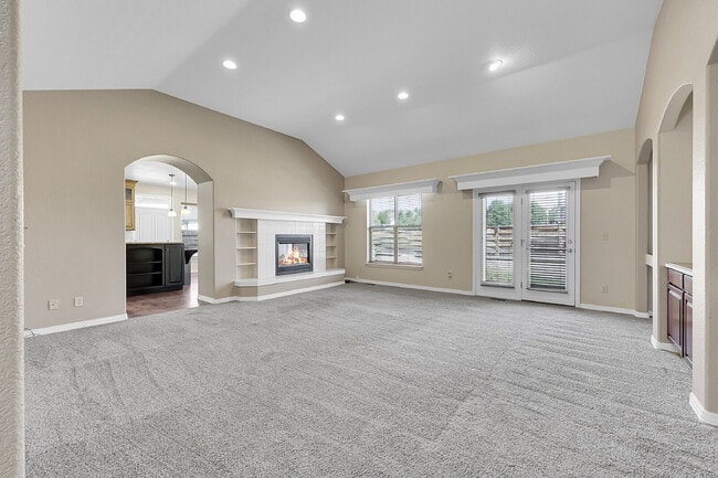 Building Photo - $3,495 - 4 Bed, 4 Bath Home with 4 Car Gar...