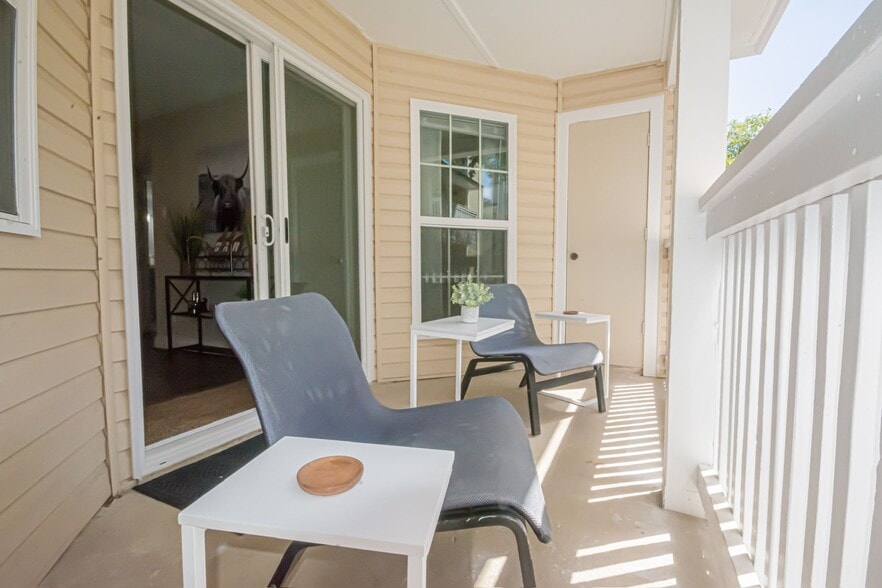 Building Photo - 1504 Lincoln Way