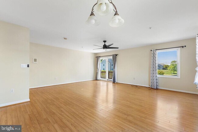 Building Photo - 400 Schooner Way