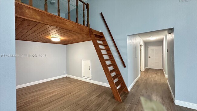 Building Photo - 566 SW 20th Ct