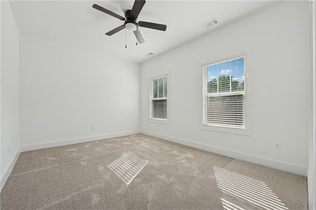 Building Photo - 2049 Chestnut Oak Trl