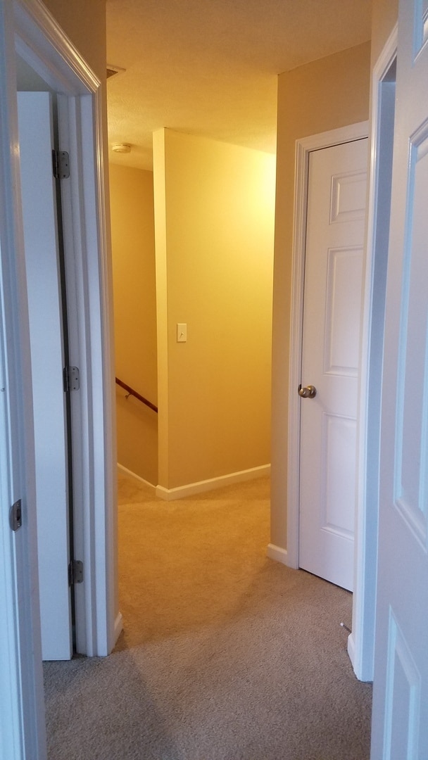 Building Photo - 3 bedroom, 2.5 bath townhome