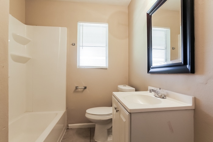 Building Photo - 1607 17th Ave N