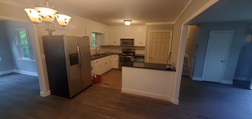 Building Photo - 2526 Standifer Hills Dr