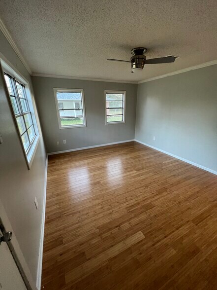 Building Photo - 119 Fairlane Dr