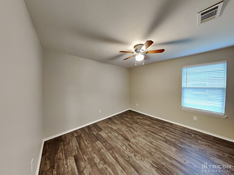 Building Photo - 9025 Puerto Vista Dr