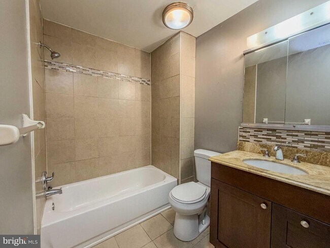 Building Photo - 38 Hopewell Ln