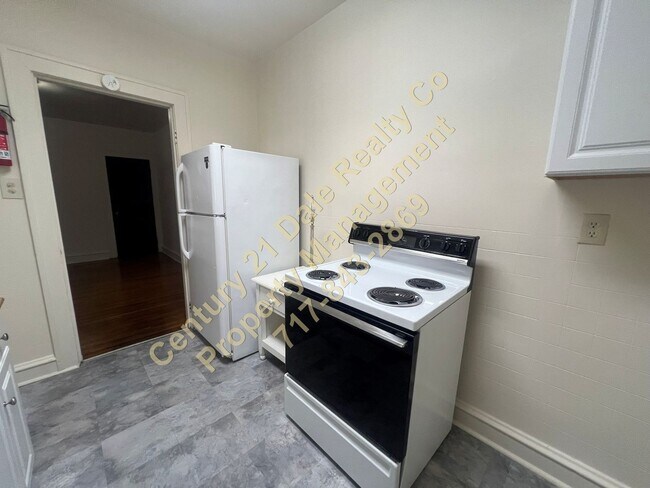 Building Photo - 423-425-425 N Franklin St