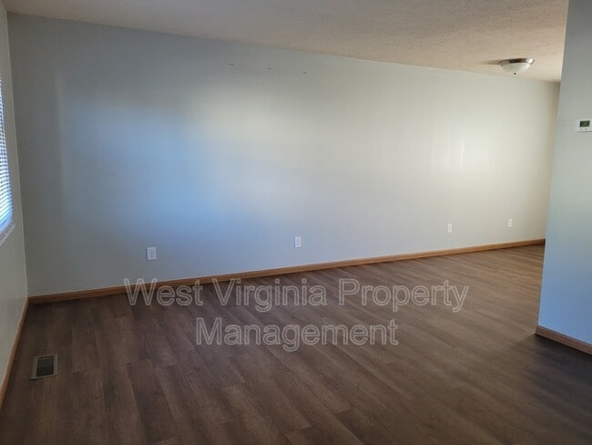 Building Photo - 195 Cardinal Wy