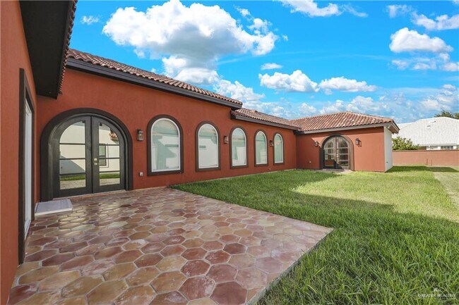 Building Photo - 29 Pecan Ave