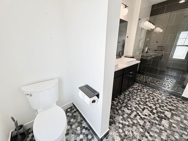 Building Photo - 211 Crooked Cedar Way