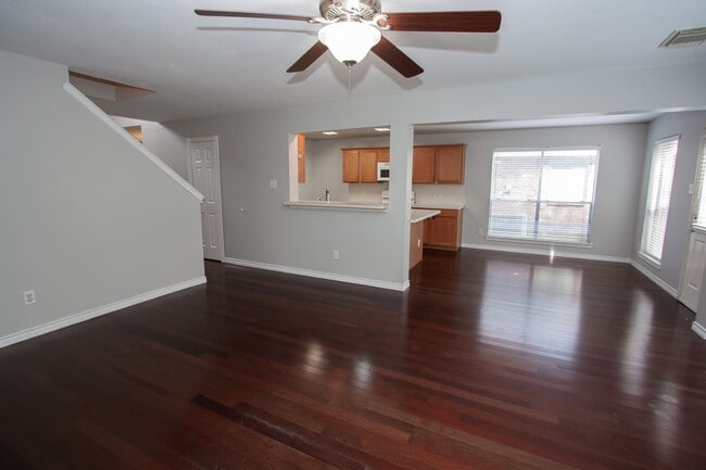 Building Photo - 1123 Andover Dr