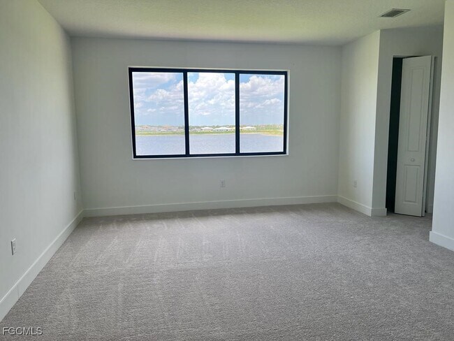 Building Photo - 5101 Isidora Ln