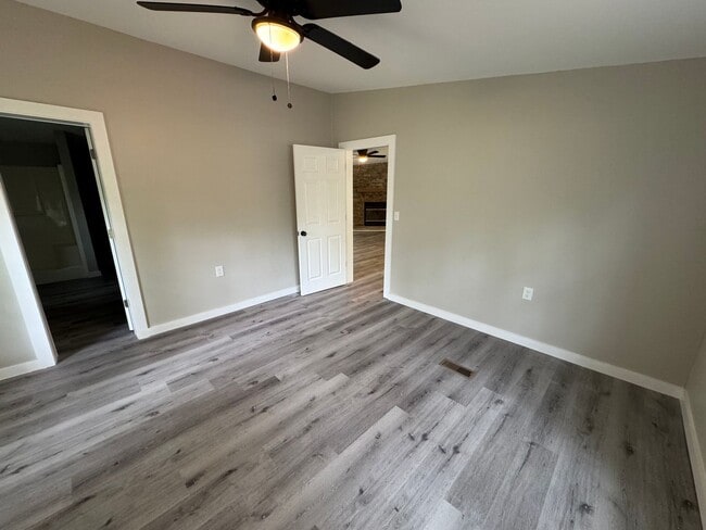 Building Photo - Completely Remodeled • 3 Bed • 2 Bath • Nearly 1,800 Sq Ft