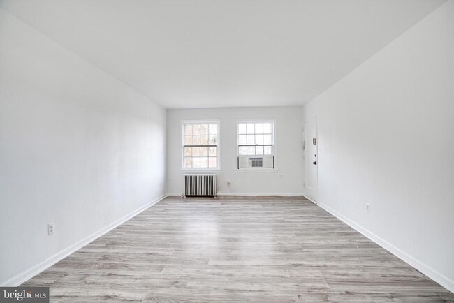 Building Photo - 5110 Columbia Pike