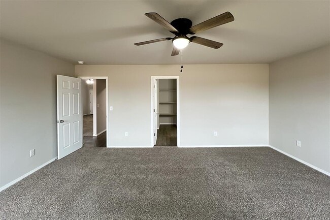 Building Photo - 4301 Driftwood Dr