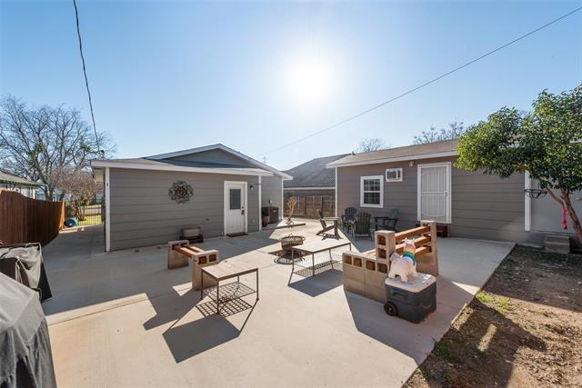 Building Photo - 5508 Diaz Ave
