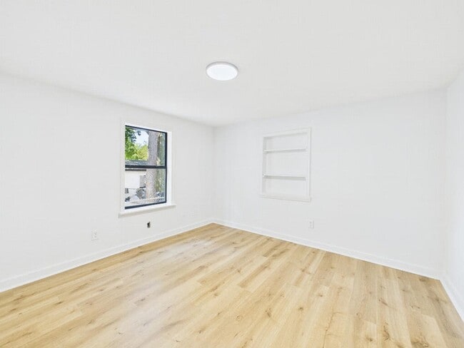 Building Photo - 412 Church St