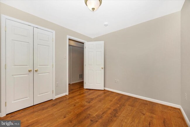 Building Photo - 6976 Meadowpoint Terrace