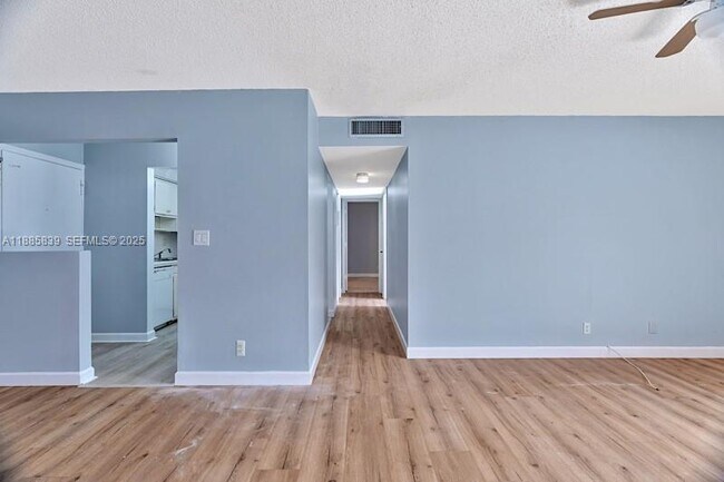 Building Photo - 501 SE 8th St